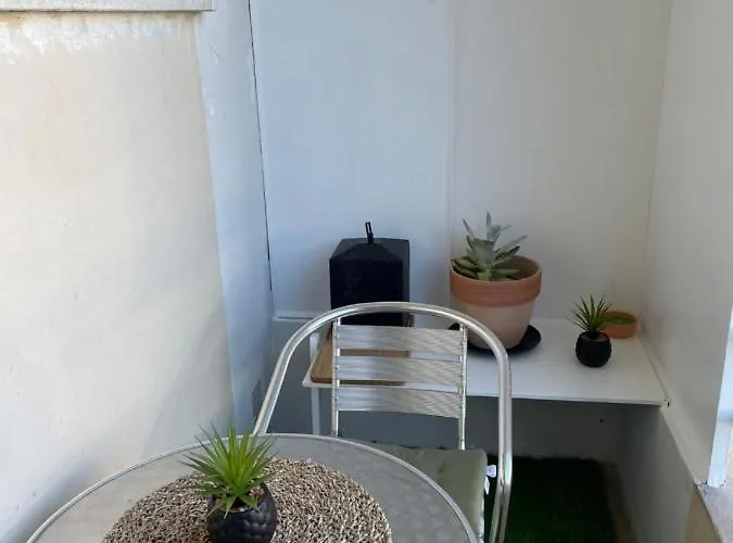 Grand 7 Minutes De La Et Climatise Sur Juan Les Pins Daire *