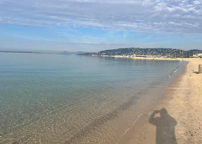 Grand 7 Minutes De La Et Climatise Sur Juan Les Pins