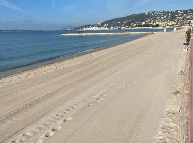 Daire Grand 7 Minutes De La Et Climatise Sur Juan Les Pins